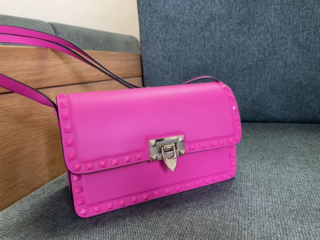 [TOP] VALENTINO Garavani Rockstud Cowhide Bag 23x13x9cm/18.5x12x8cm - 3 Colour