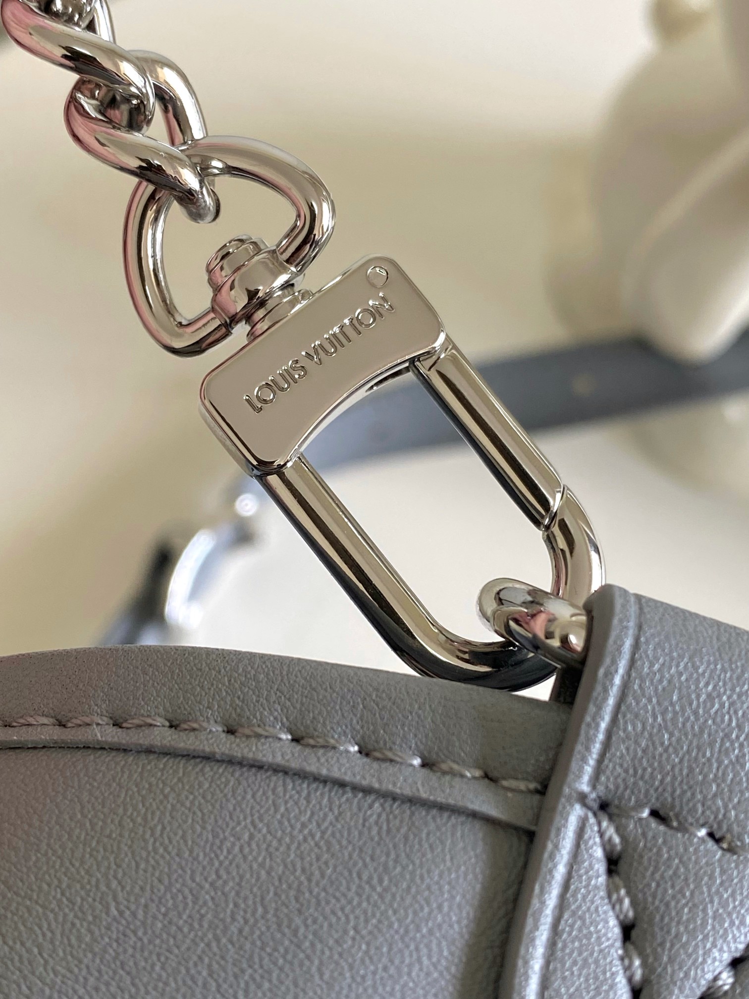 [TOP] Louis Vuitton LV CarryAll Cargo PM Bag 33.5 x 23 x 15 cm -Grey