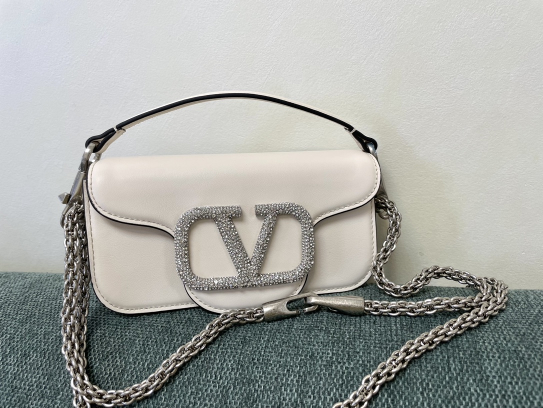 [TOP] VALENTINO Loco Bag with Star Diamond Buckle 20x11x5cm/27x13x6cm - White
