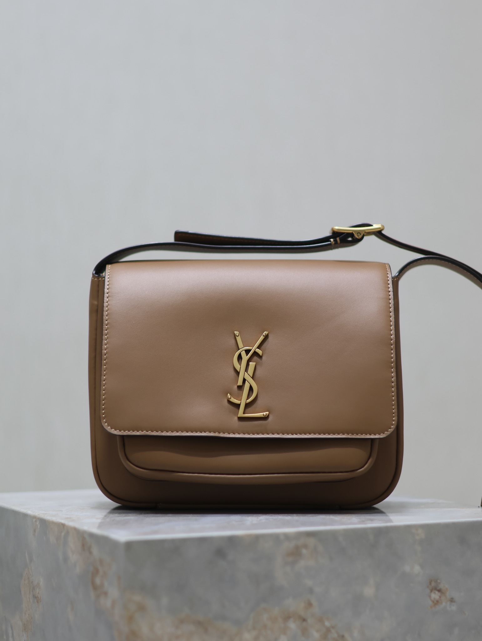 [TOP] Yves Saint Laurent YSL Niki Bag 22×16.5×12cm - Brown&GHW