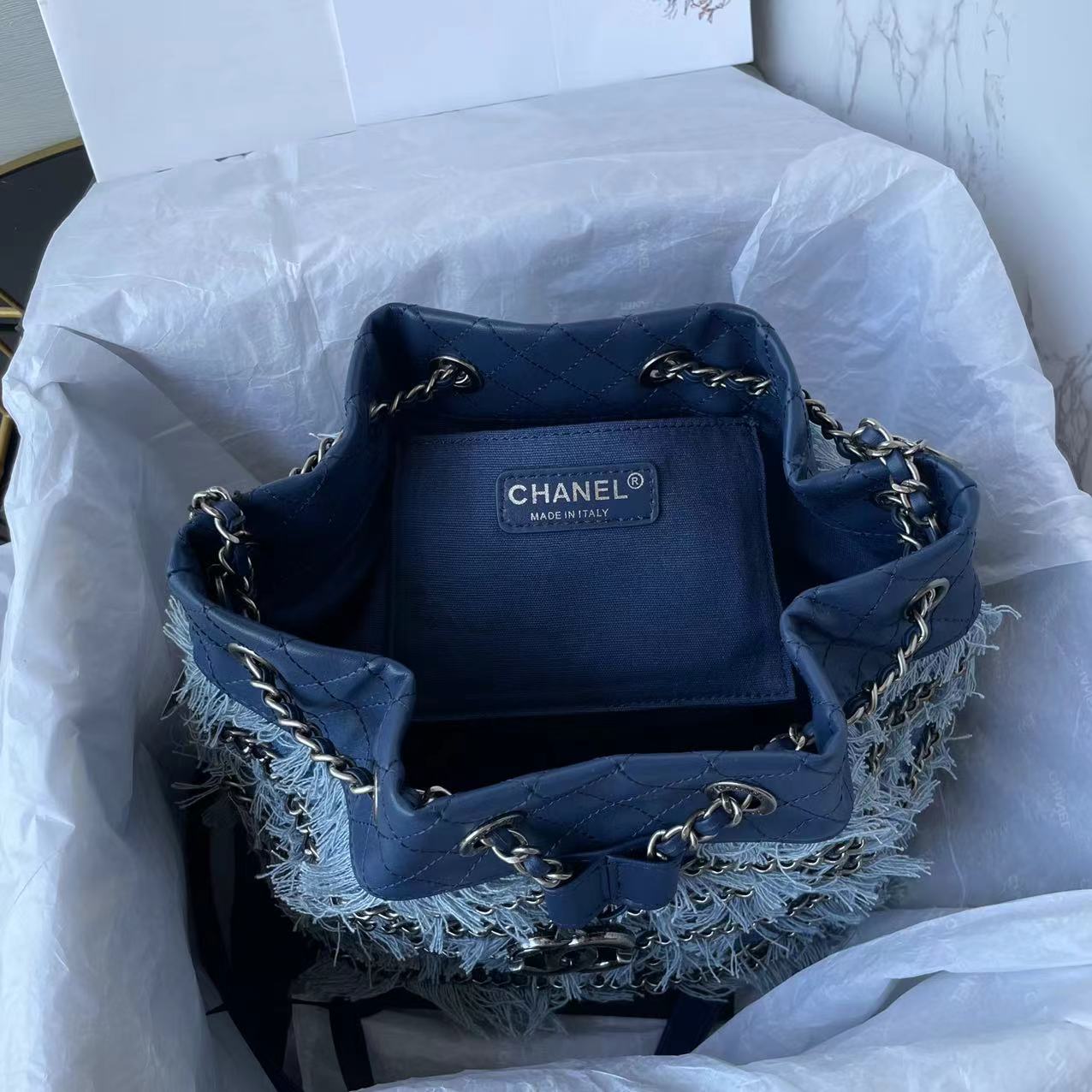 [TOP] CHANEL Denim CC Fringe Drawstring Bucket Bag 20cm - Blue& SHW