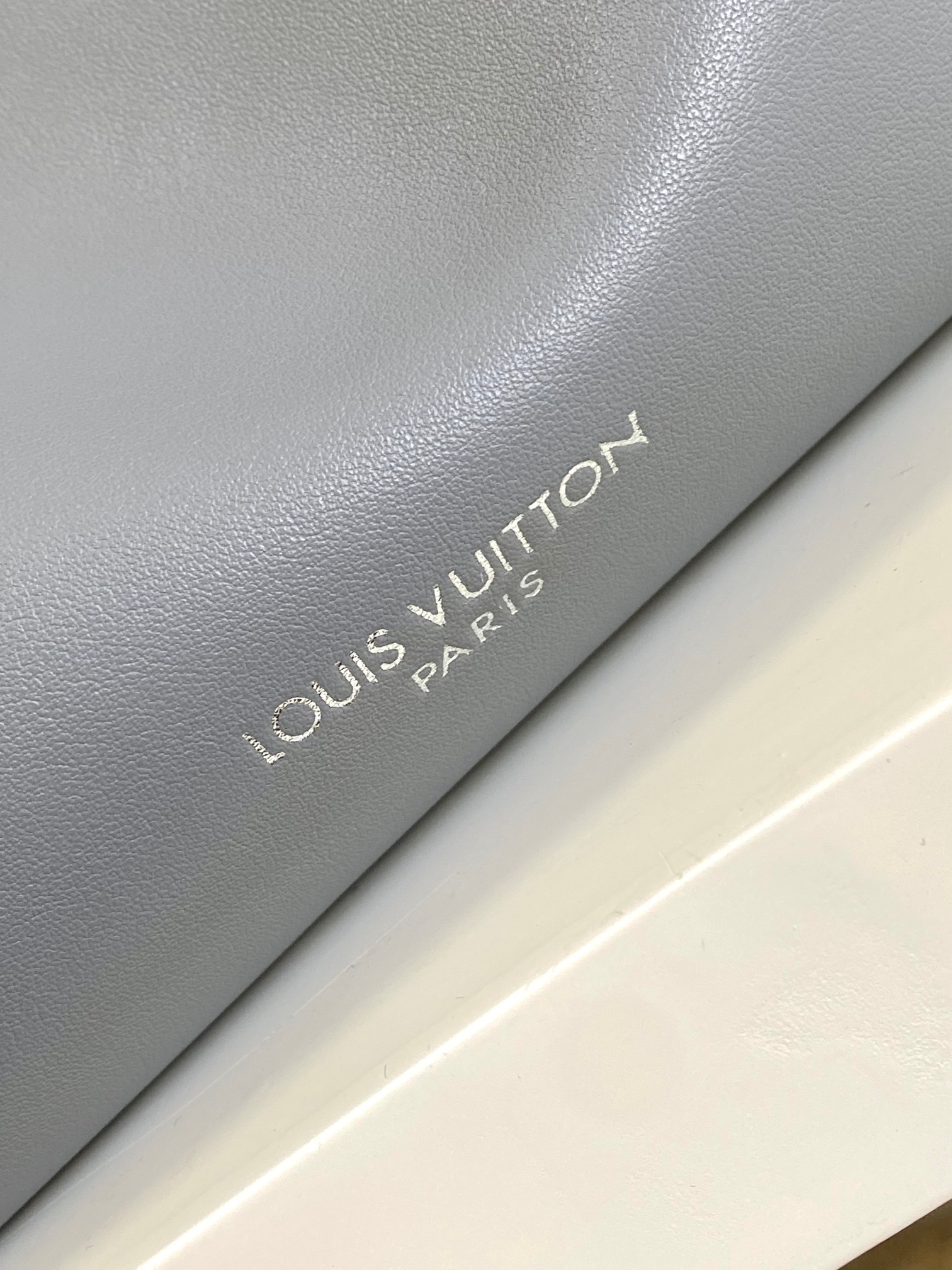 [TOP] Louis Vuitton LV  Carryall Dark MM Bag 39 x 30 x 15 cm -Grey