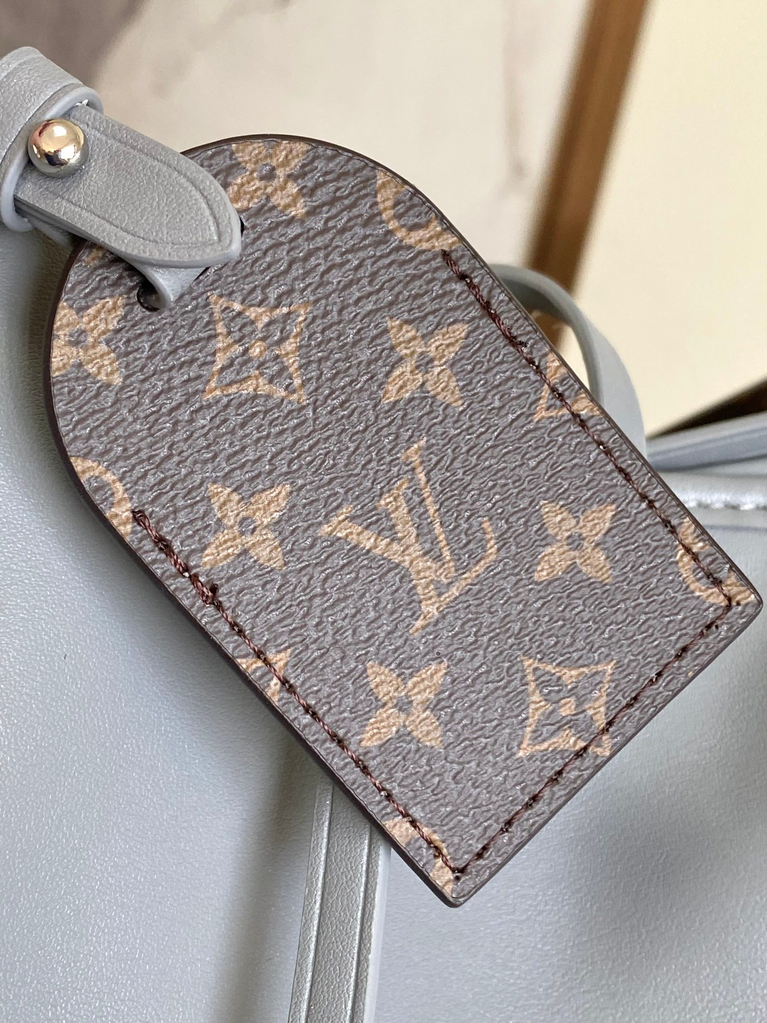 [TOP] Louis Vuitton LV  Carryall Dark MM Bag 39 x 30 x 15 cm -Grey