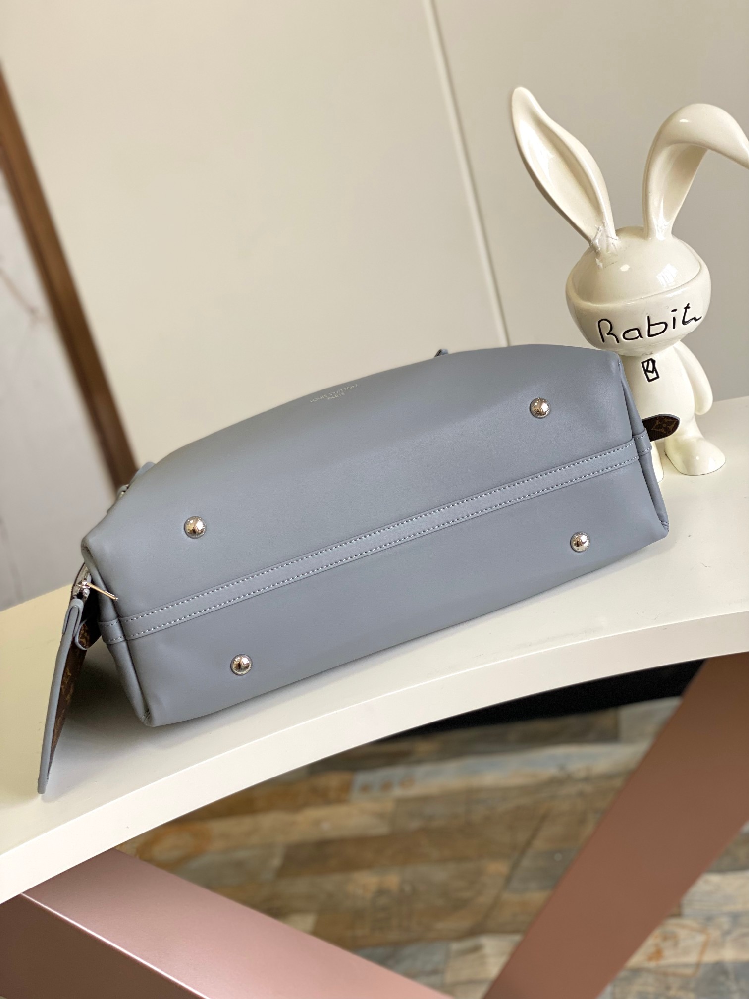 [TOP] Louis Vuitton LV  Carryall Dark MM Bag 39 x 30 x 15 cm -Grey