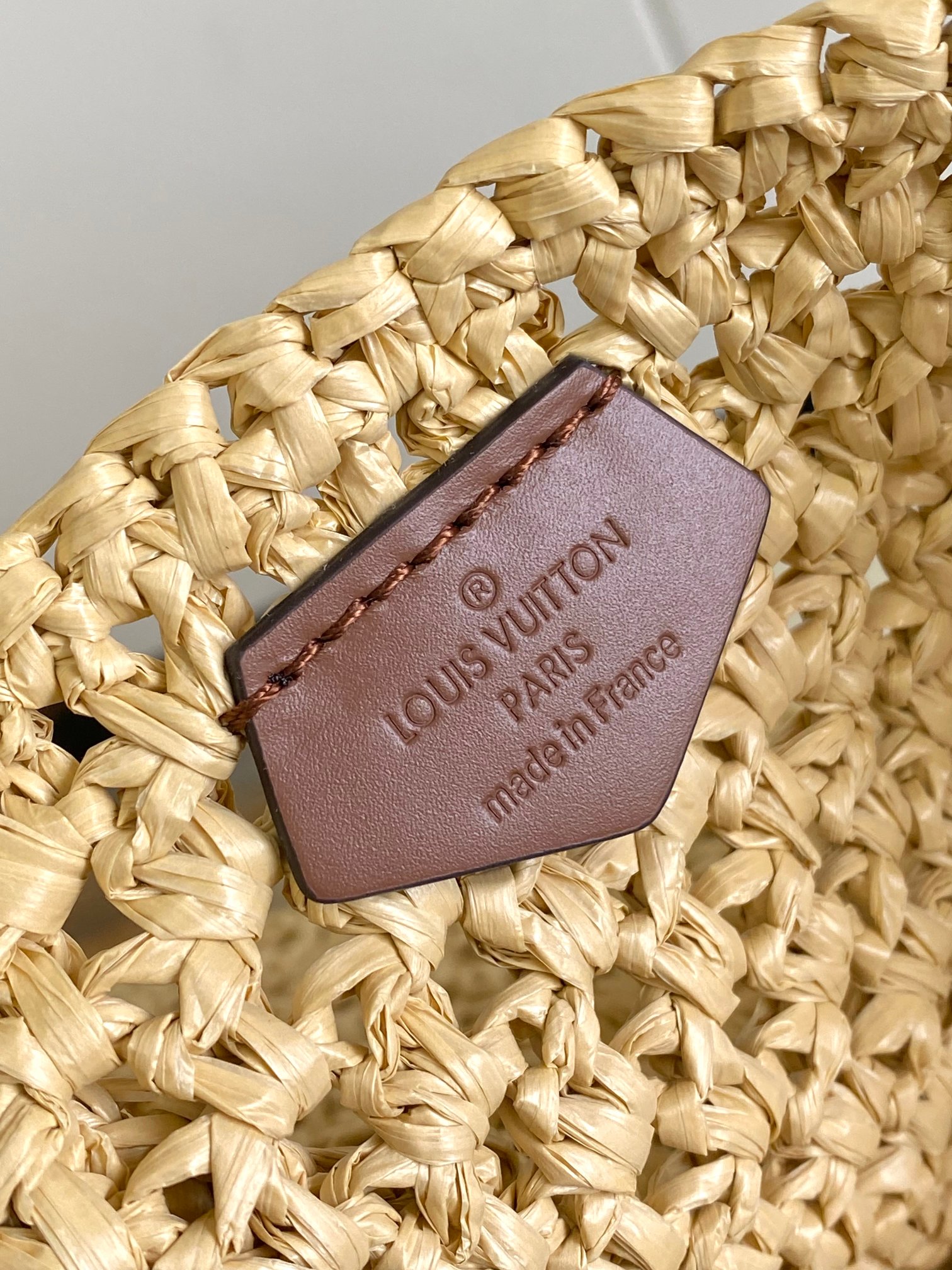 [TOP] Louis Vuitton LV On The Go MM Bag 37.5 × 30× 17cm- Beige