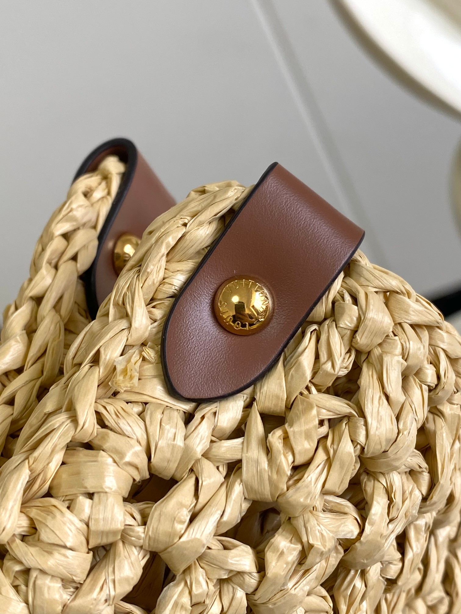 [TOP] Louis Vuitton LV On The Go MM Bag 37.5 × 30× 17cm- Beige