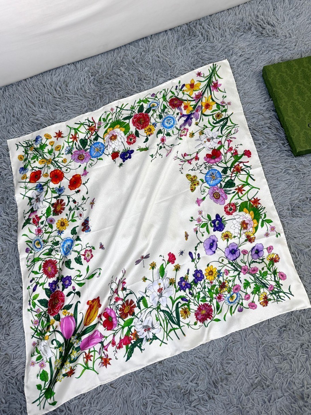 [TOP] GUCCI GG Gorgeous Flower Jacquard Scarf 90x90 cm - 2  Color