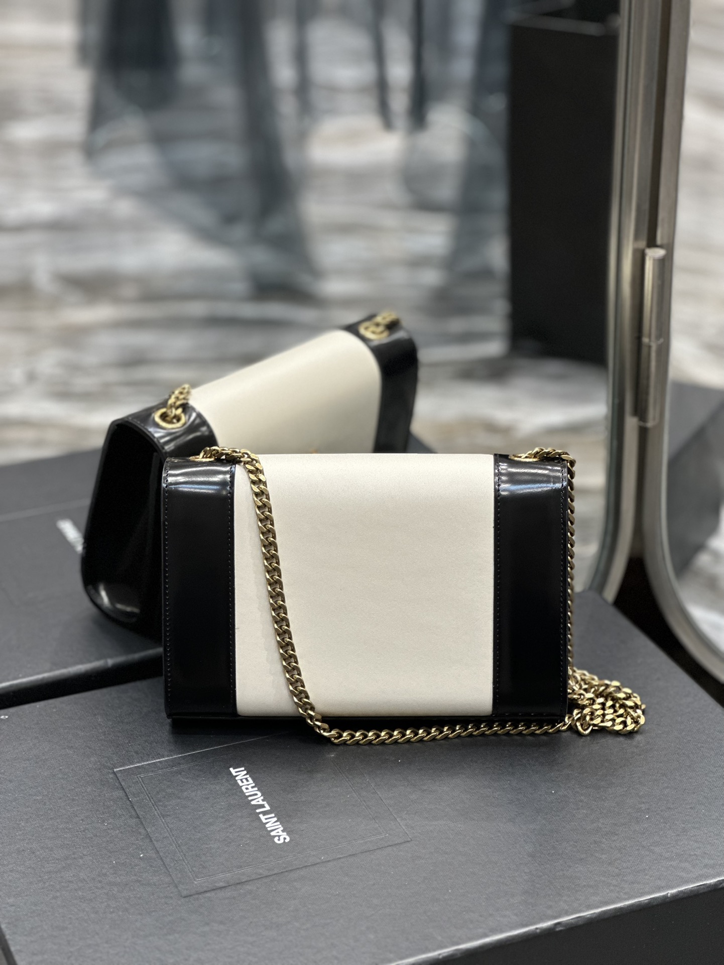 [TOP] Yves Saint Laurent YSL Kate Bag 20x13.5x6cm - Black and White