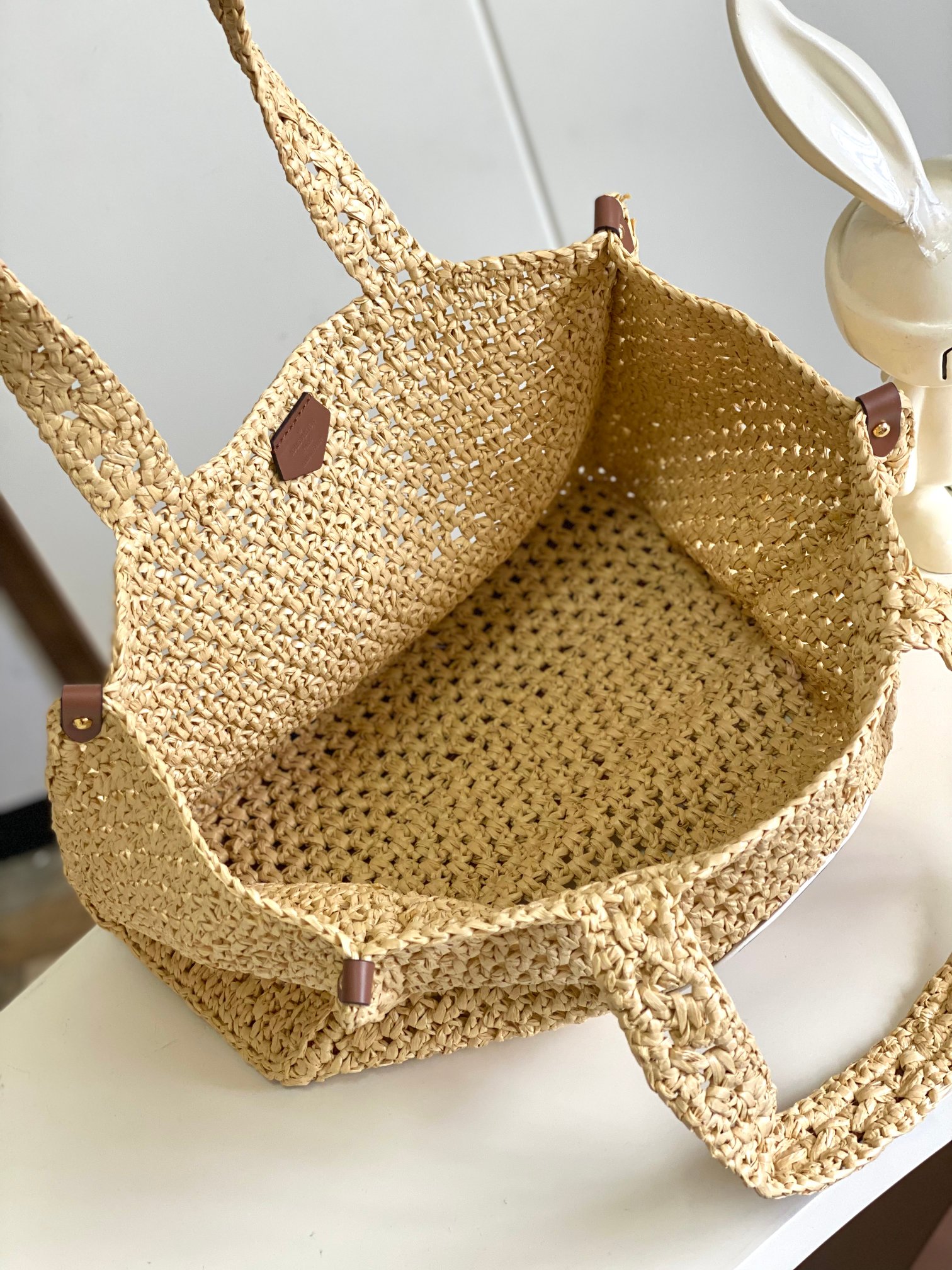 [TOP] Louis Vuitton LV On The Go MM Bag 37.5 × 30× 17cm- Beige