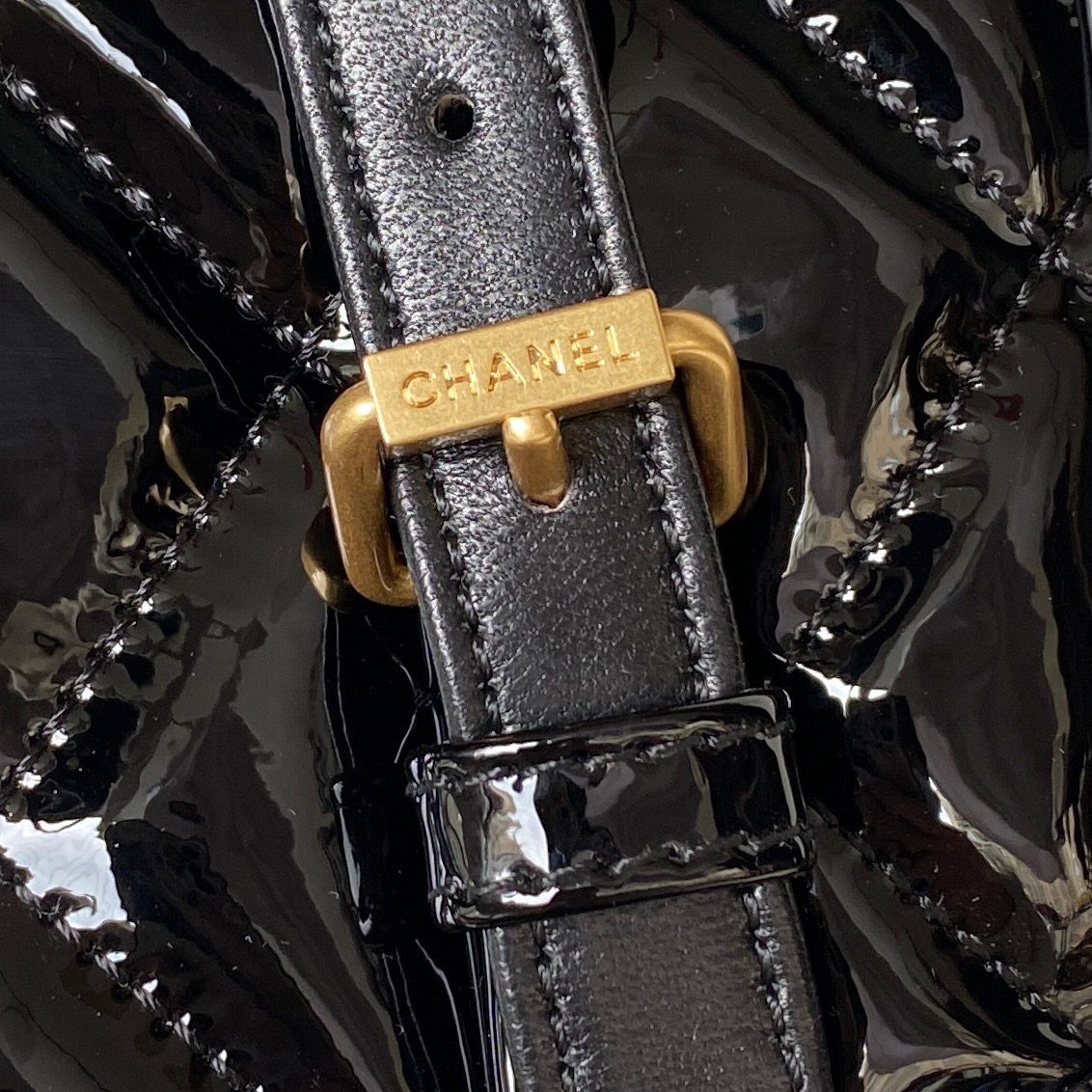 [TOP] CHANEL Patent Quilted Large School Memory Top Handle Flap 31.5×31×9 cm - Black