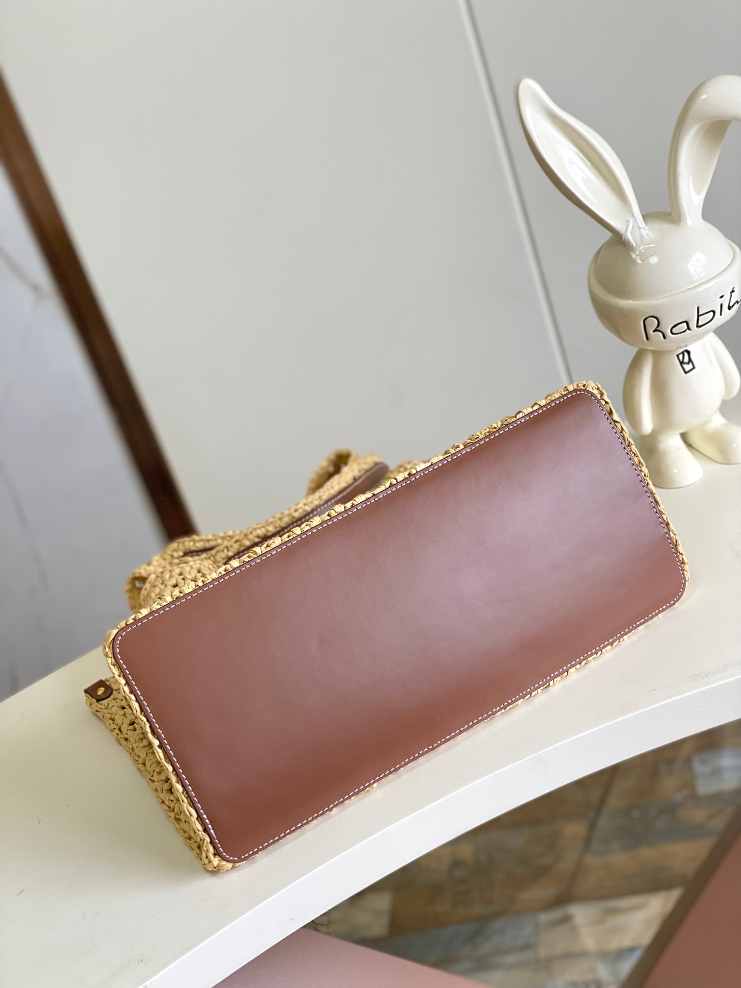 [TOP] Louis Vuitton LV On The Go MM Bag 37.5 × 30× 17cm- Beige