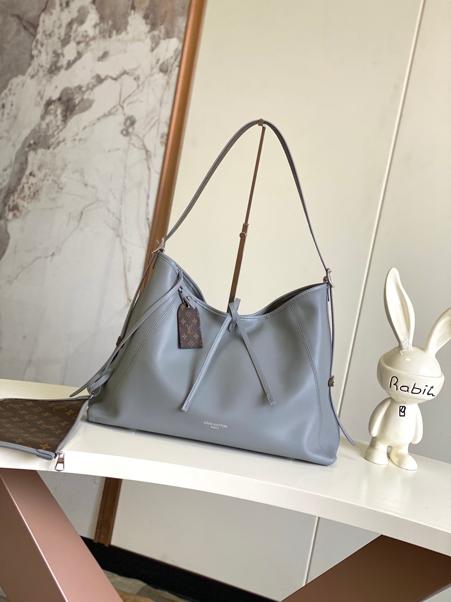 [TOP] Louis Vuitton LV  Carryall Dark MM Bag 39 x 30 x 15 cm -Grey