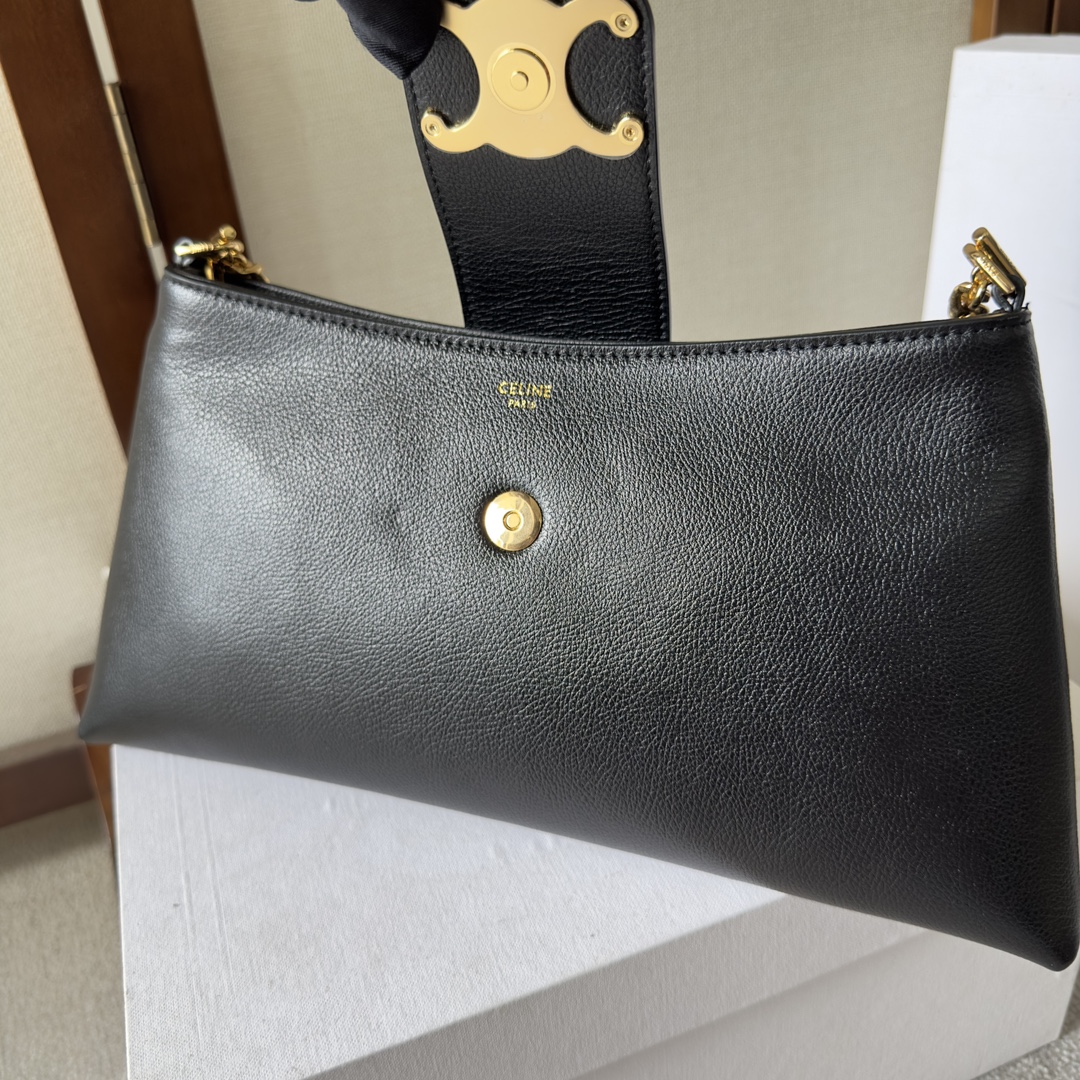 [TOP] CELINE Triomphe Cowhide Handbag 31 X 15 X 2cm - Black