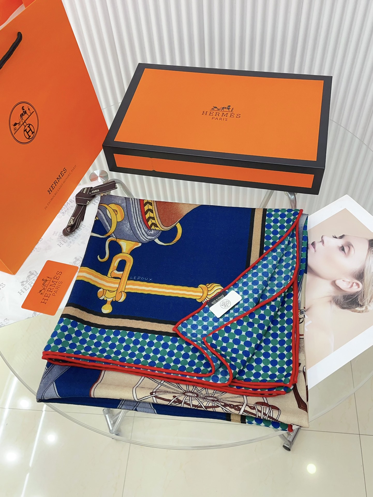 [TOP] HERMES Cashmere Square Scarf 140 x 140 cm - 2 Colours