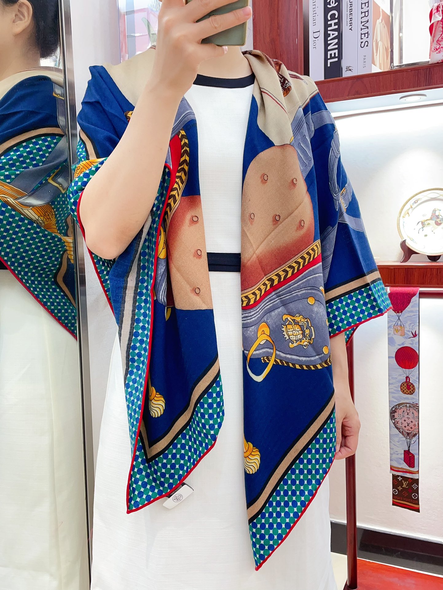 [TOP] HERMES Cashmere Square Scarf 140 x 140 cm - 2 Colours