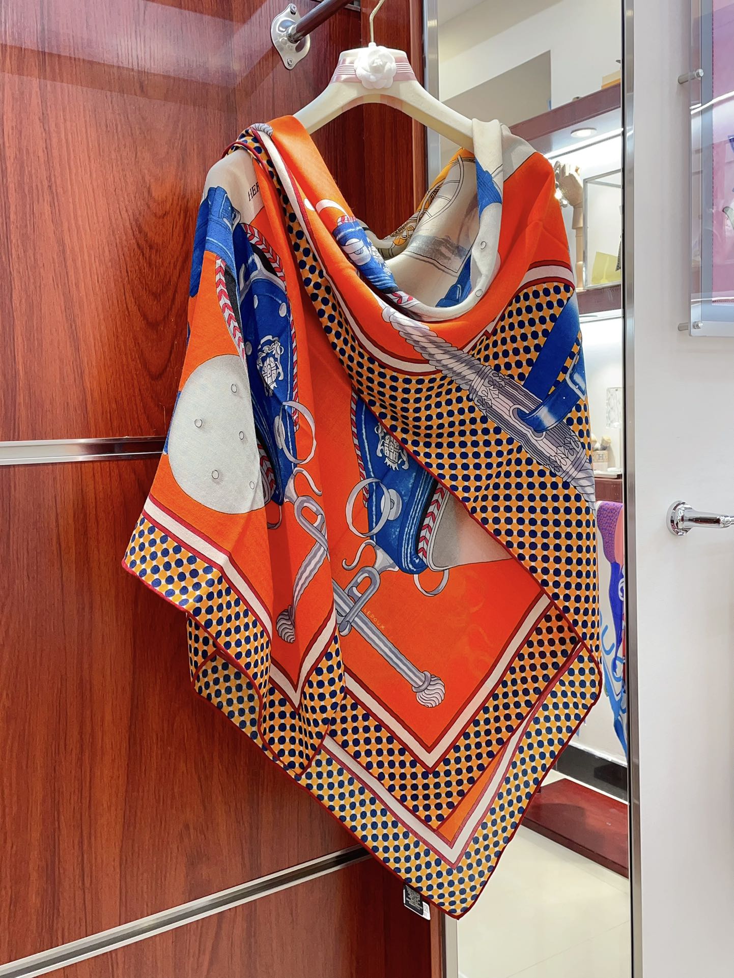 [TOP] HERMES Cashmere Square Scarf 140 x 140 cm - 2 Colours