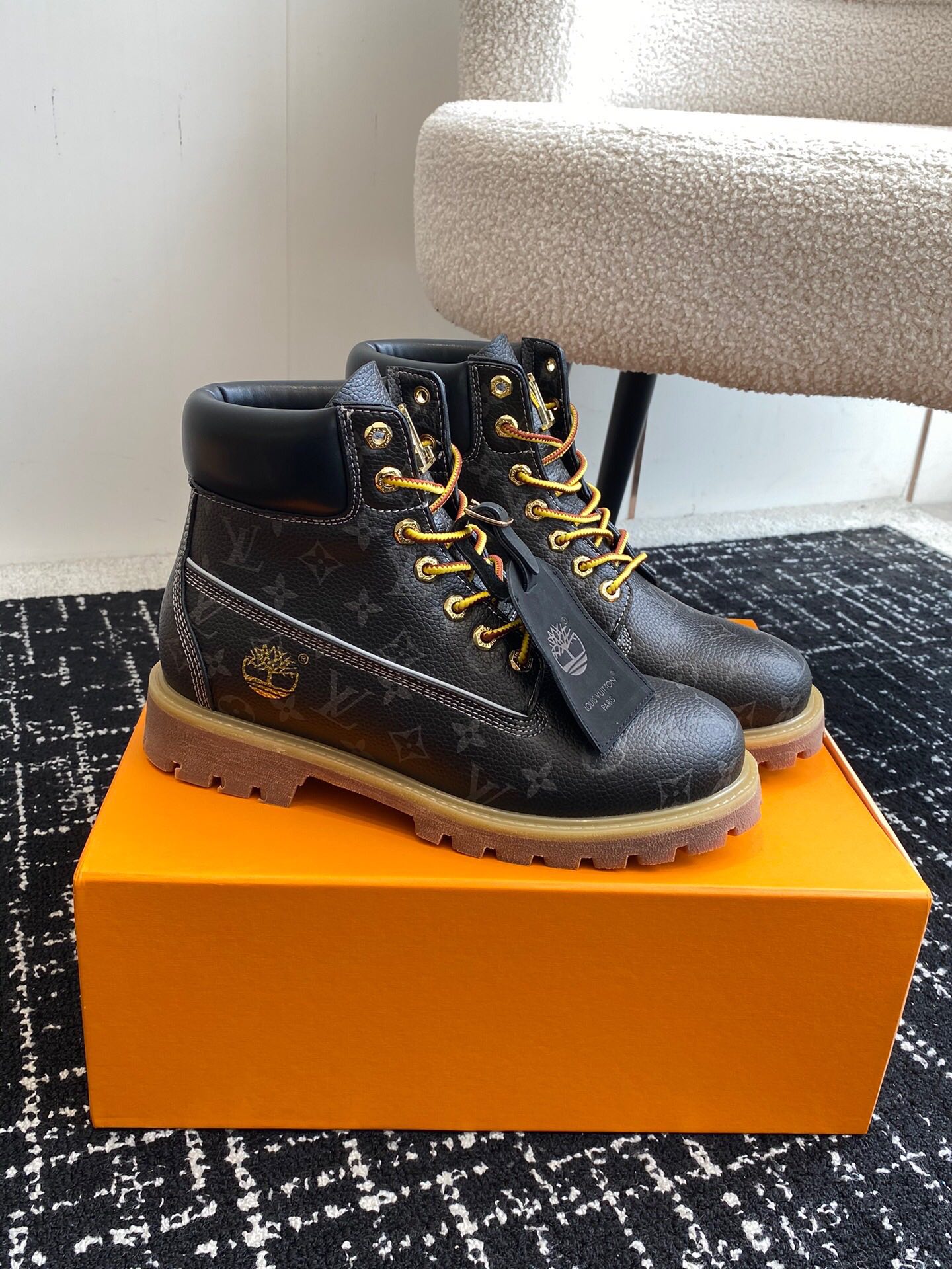 [TOP] Louis Vuitton x Timberland Men's/Women's Short Boots - 3 Color