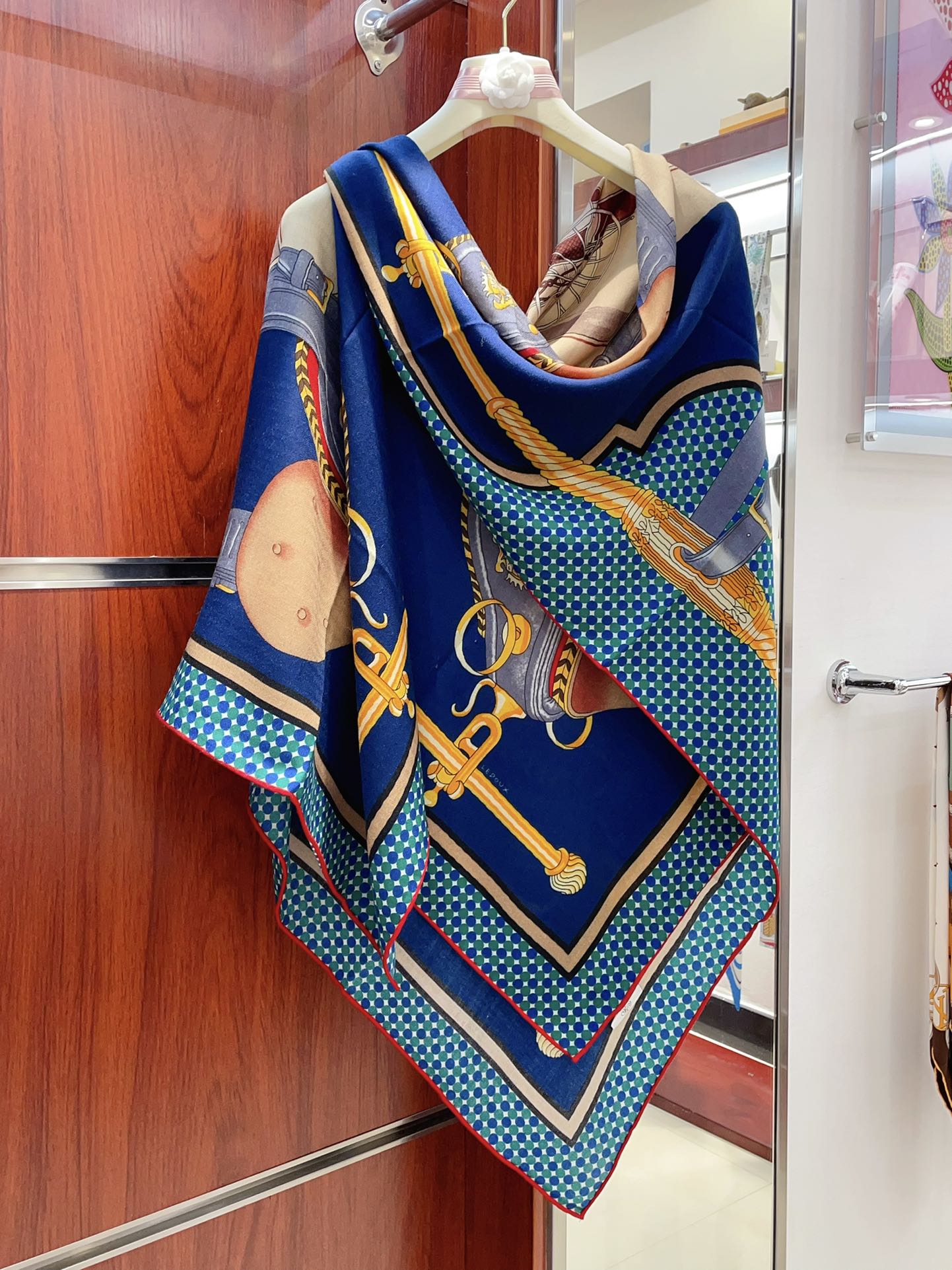 [TOP] HERMES Cashmere Square Scarf 140 x 140 cm - 2 Colours