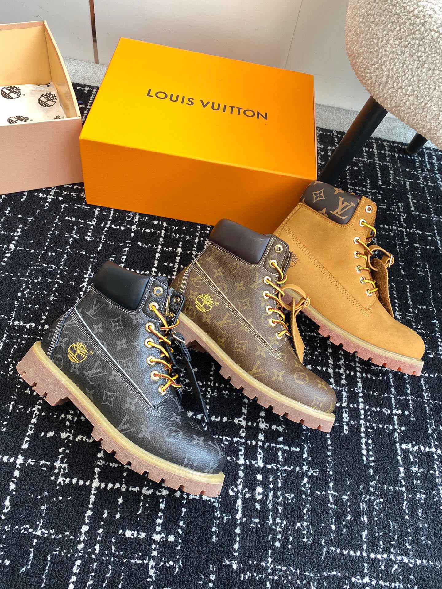 [TOP] Louis Vuitton x Timberland Men's/Women's Short Boots - 3 Color