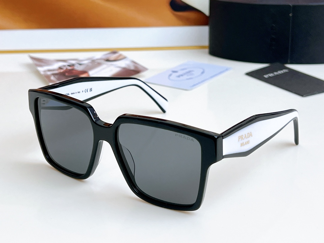 [TOP] PRADA Sunglasses - White