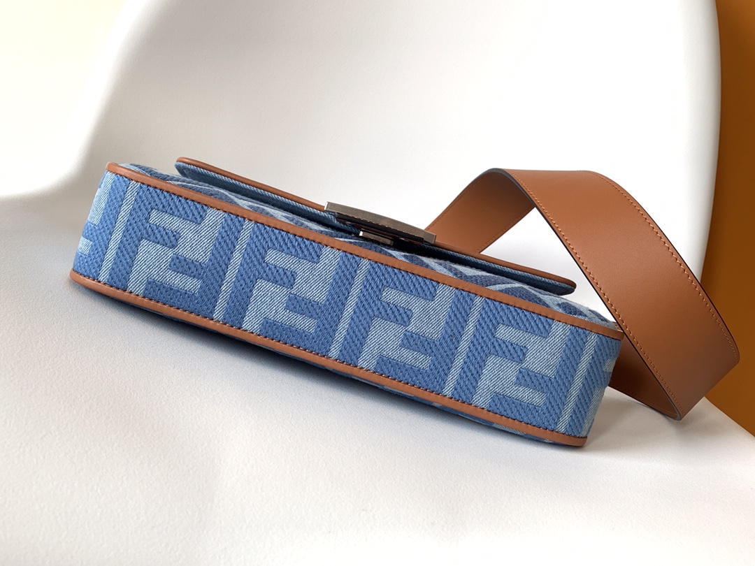 [TOP] FENDI Baguette Bag 27×6×15 CM-Blue