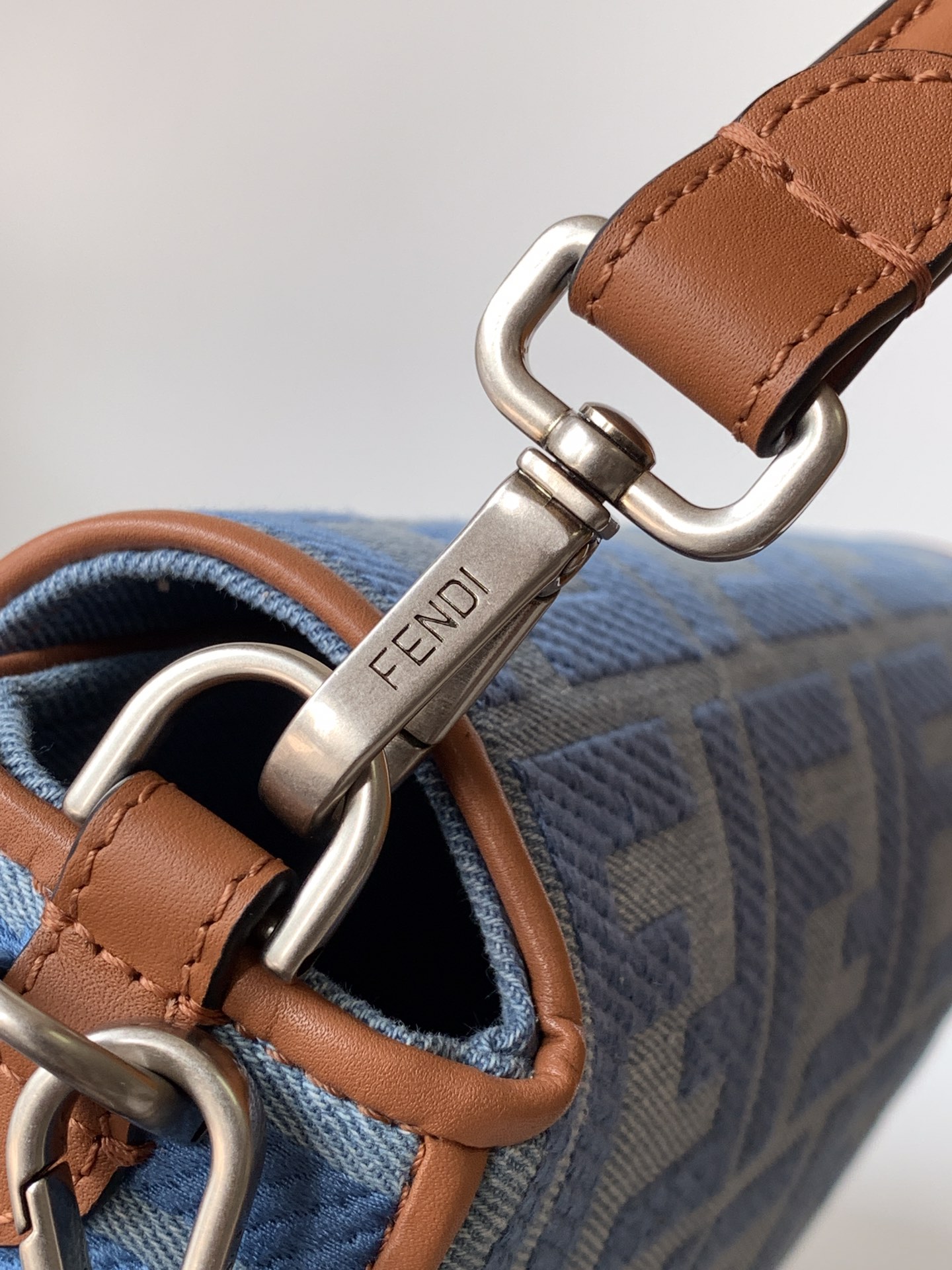 [TOP] FENDI Baguette Bag 27×6×15 CM-Blue