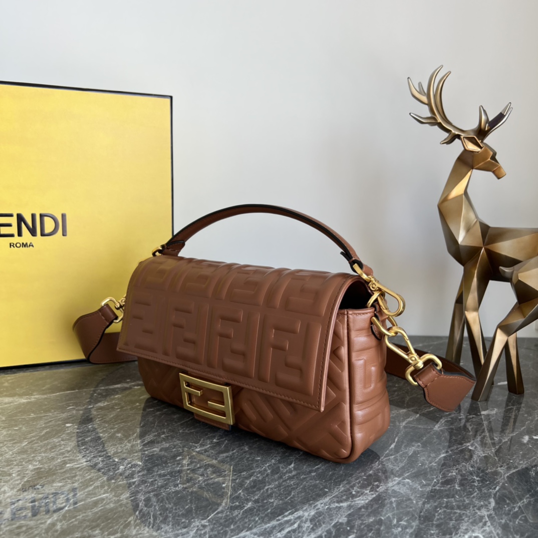 [TOP] FENDI Baguette FF Sheepskin Bag 26x13x6 cm-Brown