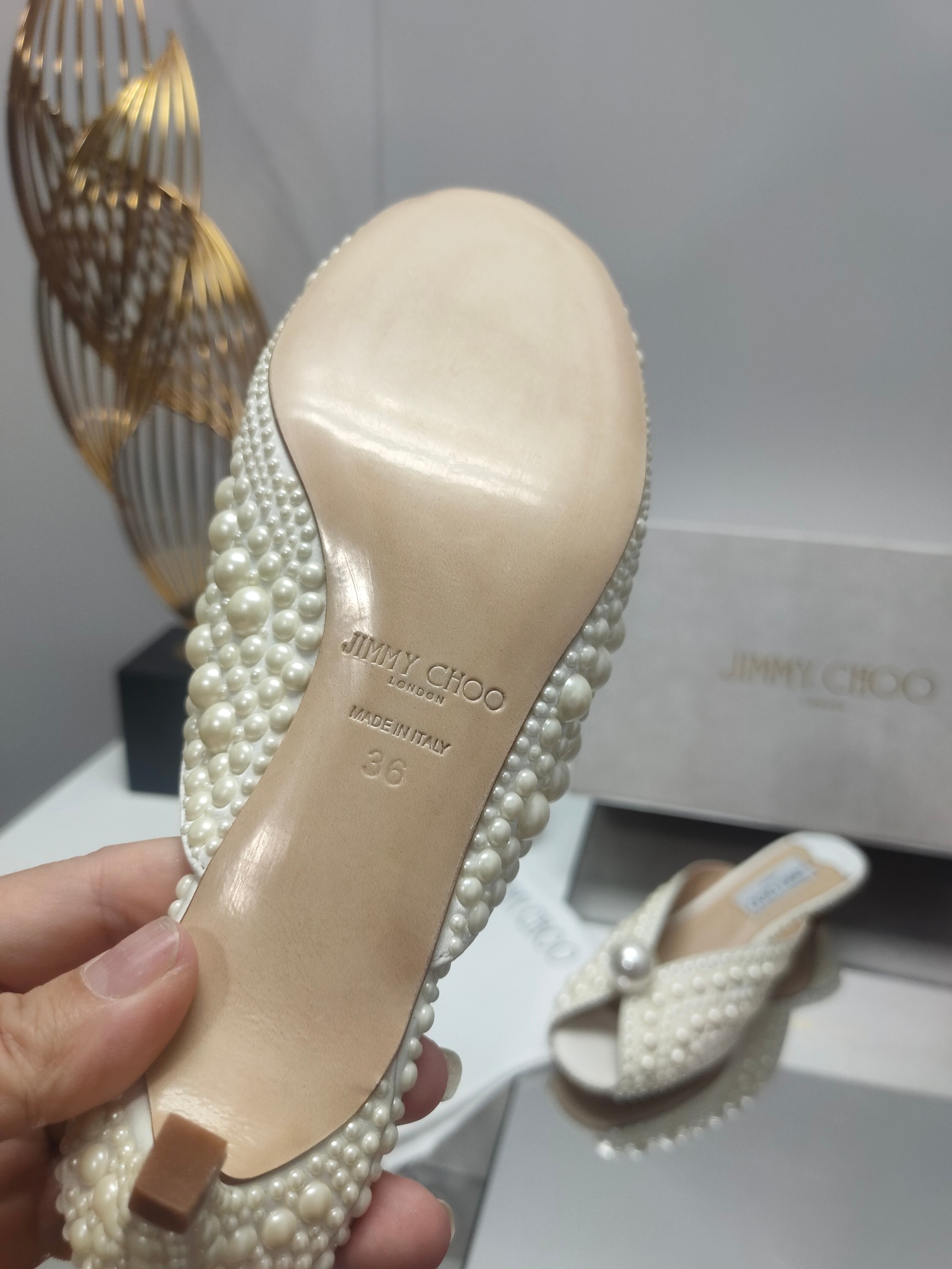 [TOP] Jimmy Choo Silk Pearls Low Heel Slippers - White