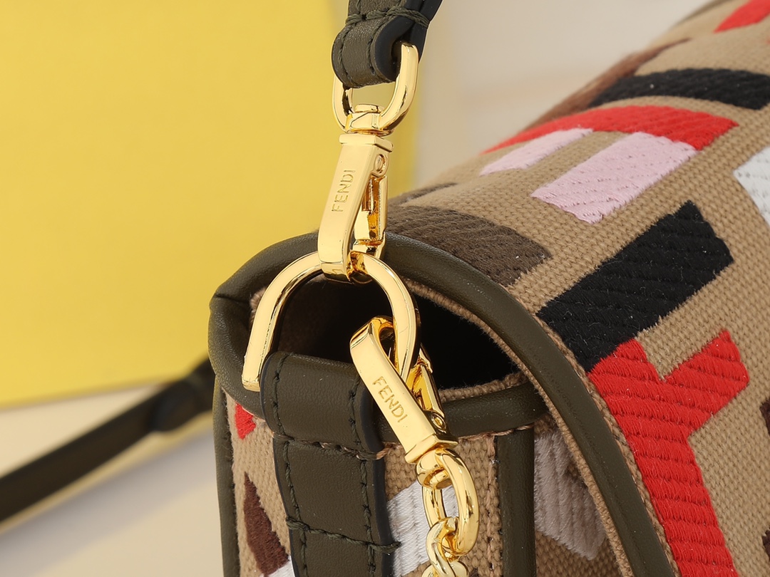 [TOP] FENDI Baguette FF Bag  19×4×11CM -Olive Green