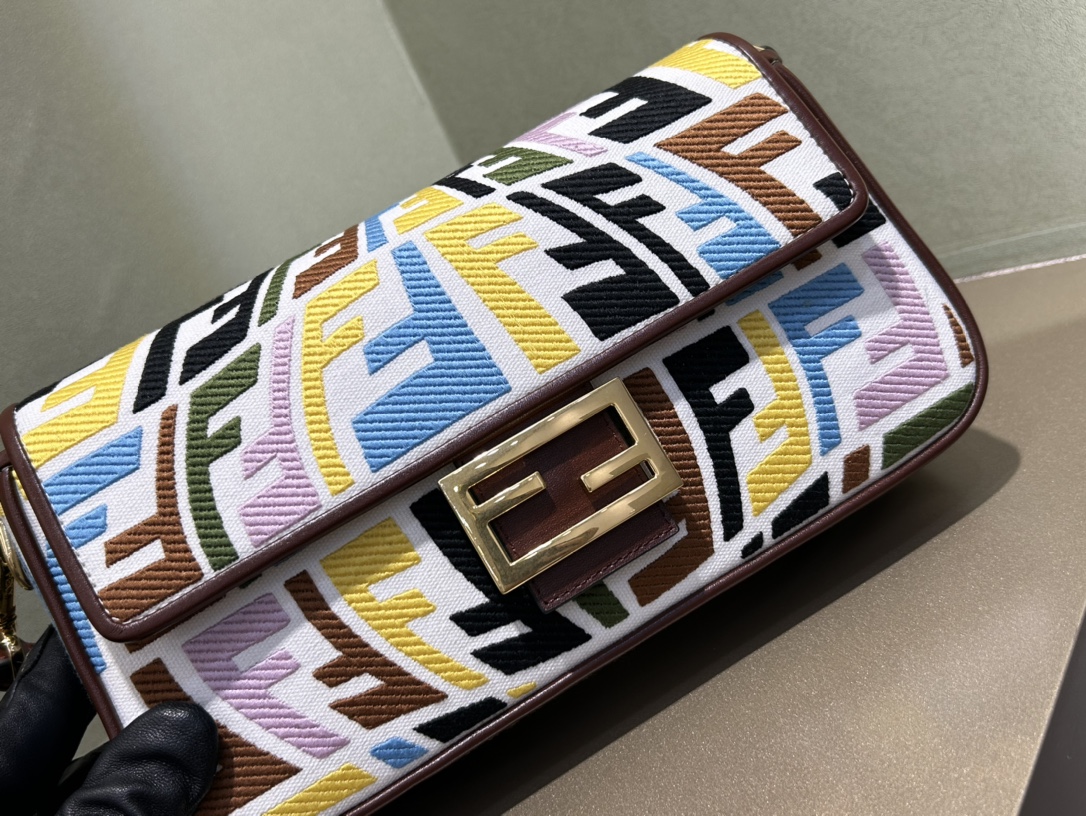 [TOP] FENDI Baguette FF Bag 26x13x6 cm