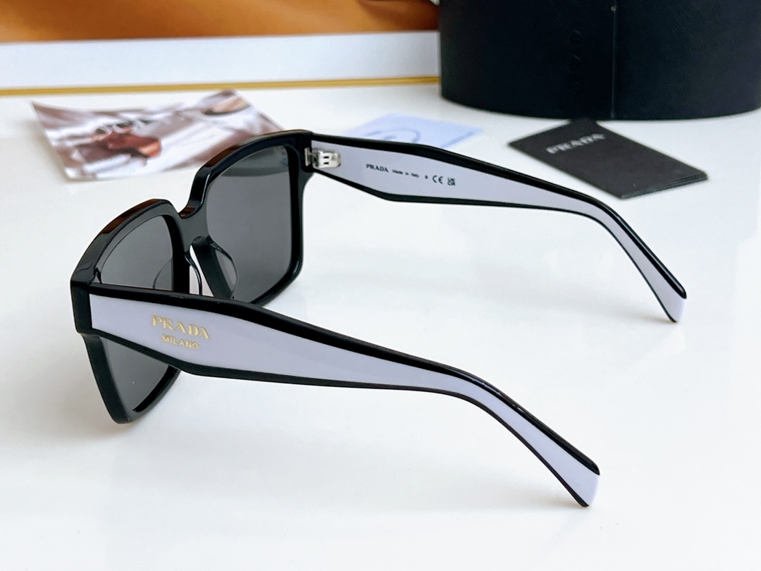 [TOP] PRADA Sunglasses - White