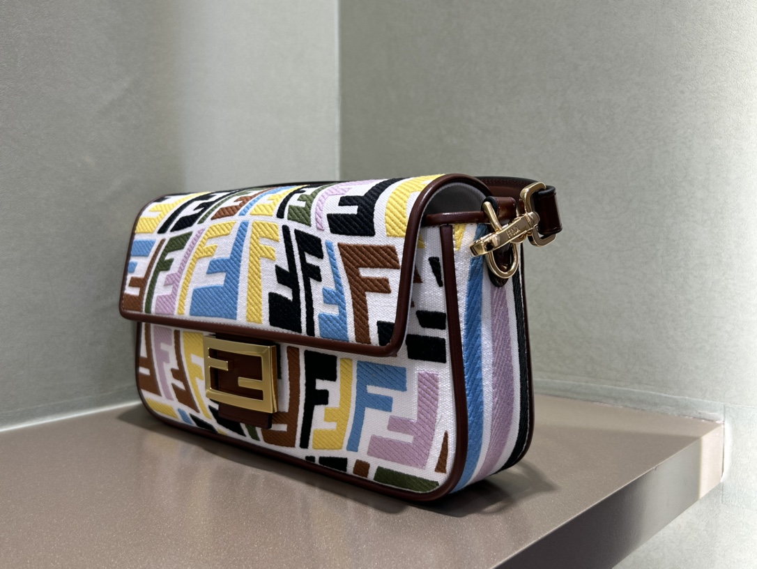 [TOP] FENDI Baguette FF Bag 26x13x6 cm