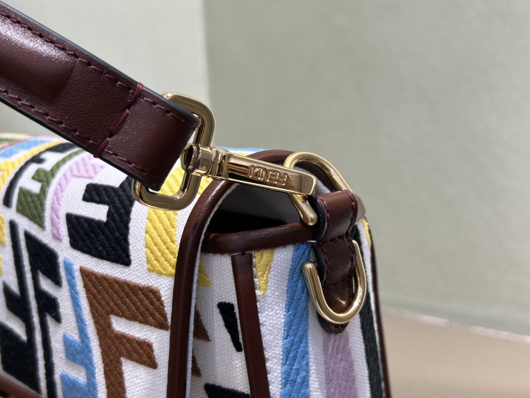 [TOP] FENDI Baguette FF Bag 26x13x6 cm