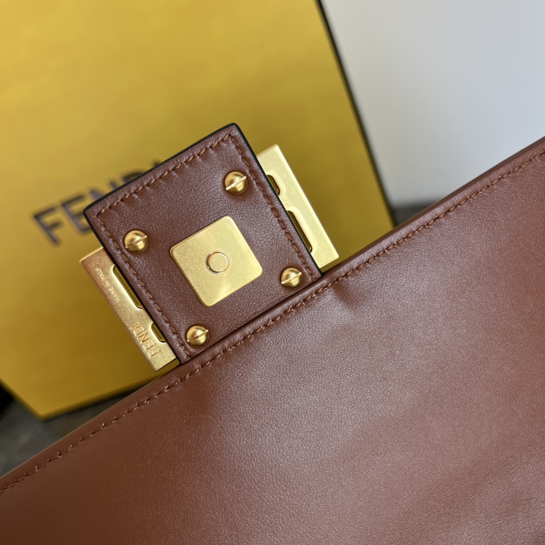 [TOP] FENDI Baguette FF Sheepskin Bag 26x13x6 cm-Brown