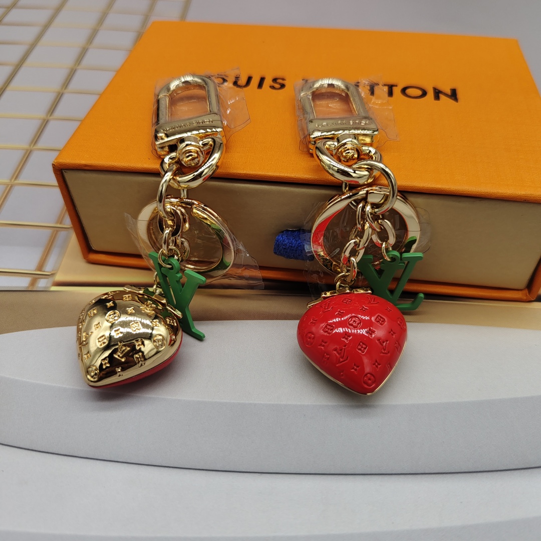 [TOP] Louis Vuitton LV Strawberry Key Chain