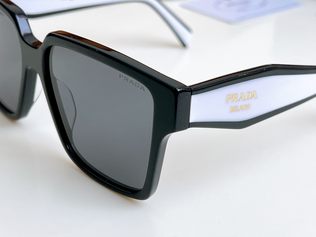 [TOP] PRADA Sunglasses - White