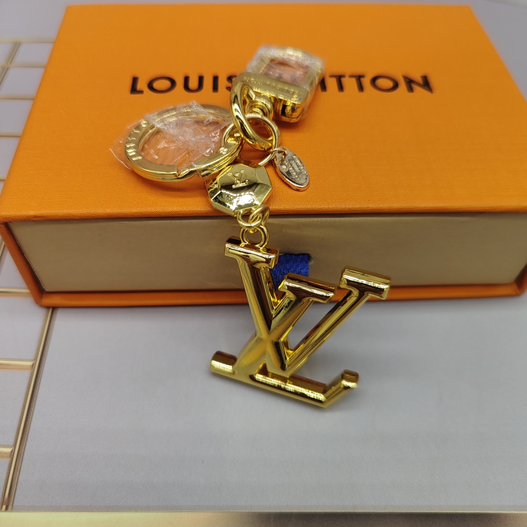 [TOP] Louis Vuitton LV  Key Chain-Gold
