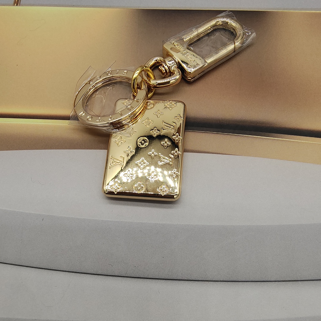[TOP] Louis Vuitton LV  Key Chain-Gold