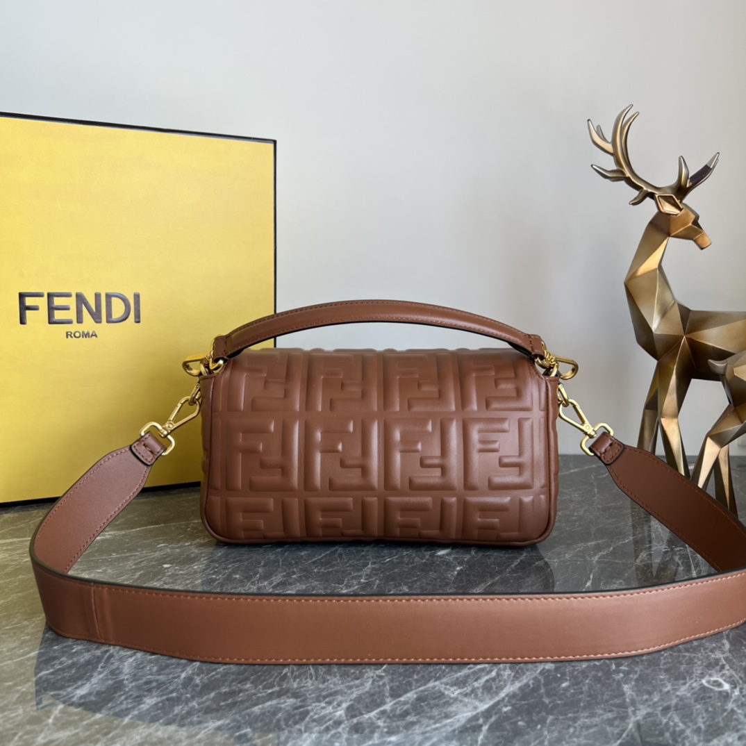 [TOP] FENDI Baguette FF Sheepskin Bag 26x13x6 cm-Brown