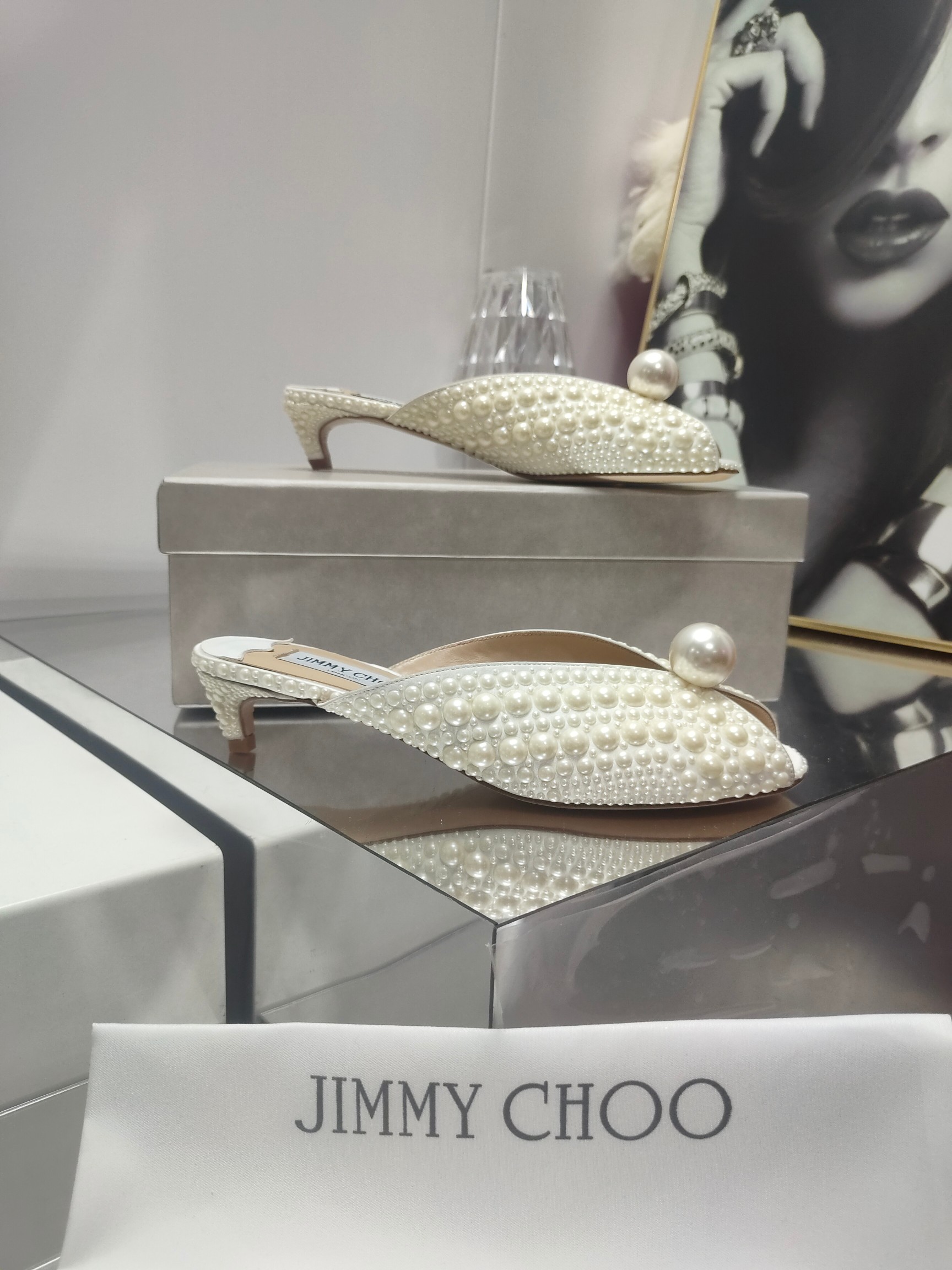 [TOP] Jimmy Choo Silk Pearls Low Heel Slippers - White