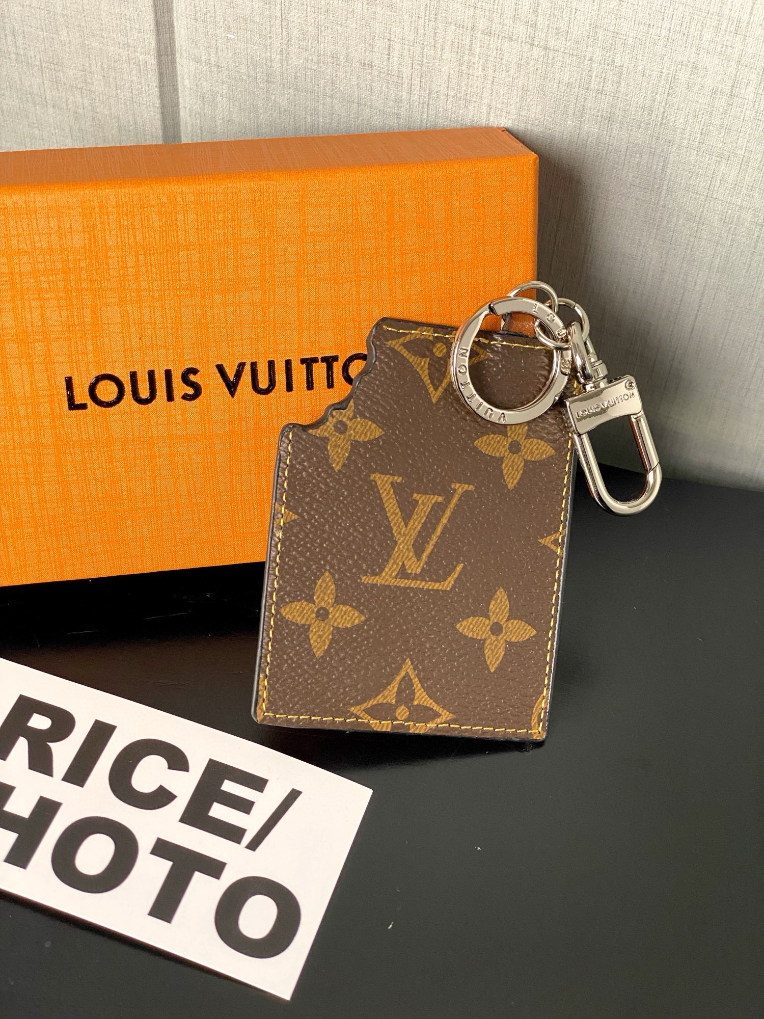 [TOP] Louis Vuitton LV Chocolate Key Chain