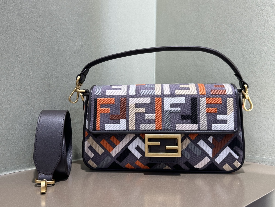 [TOP] FENDI Baguette FF Bag 26x13x6 cm