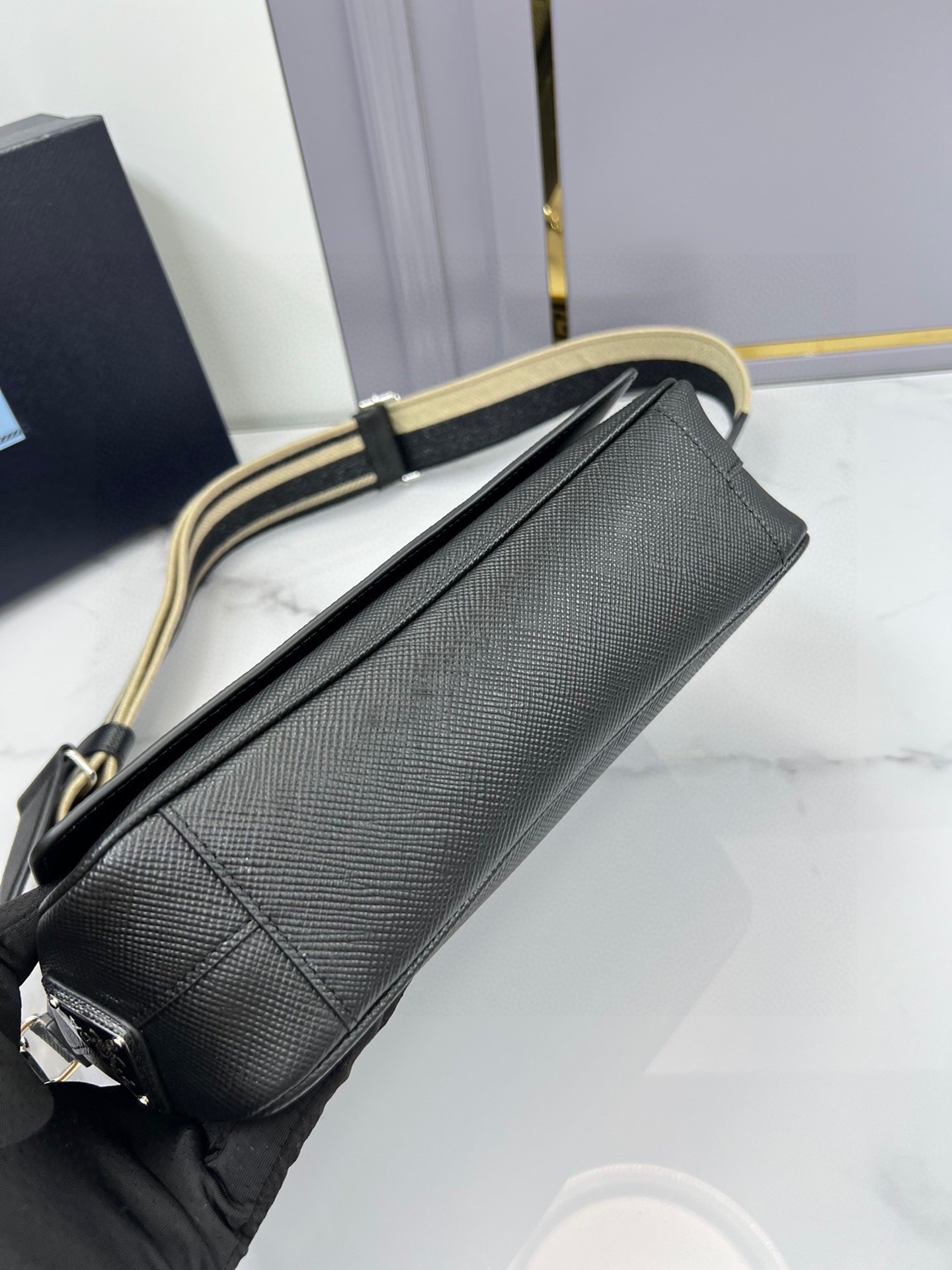 [Top] PRADA Cowhide Messenger Bag 19*16*5.5cm/26*18*6.5cm - 2 Colour