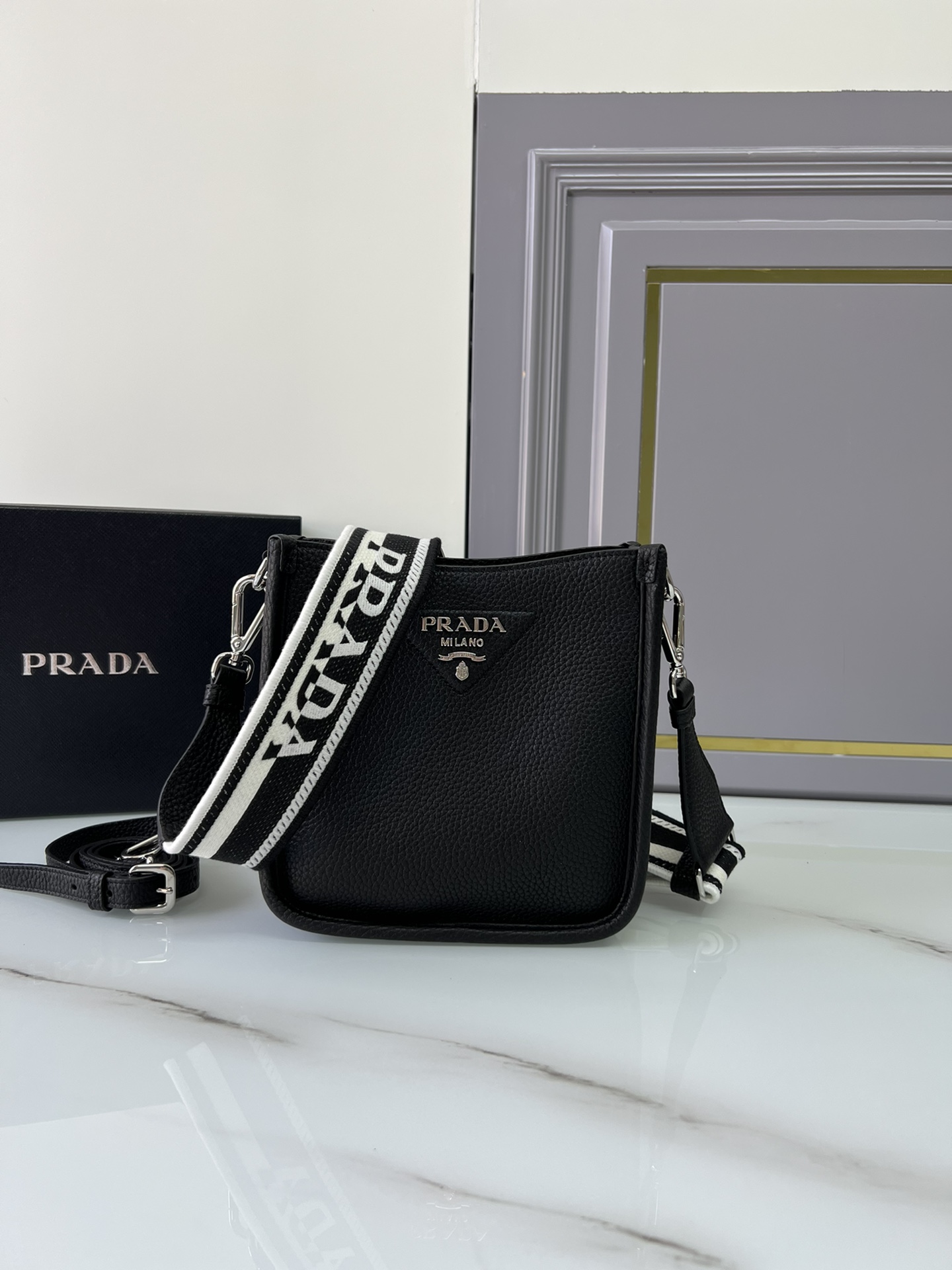 [Top] PRADA Leather Mini Shoulder Bag 19x20x6cm - 5 Colour