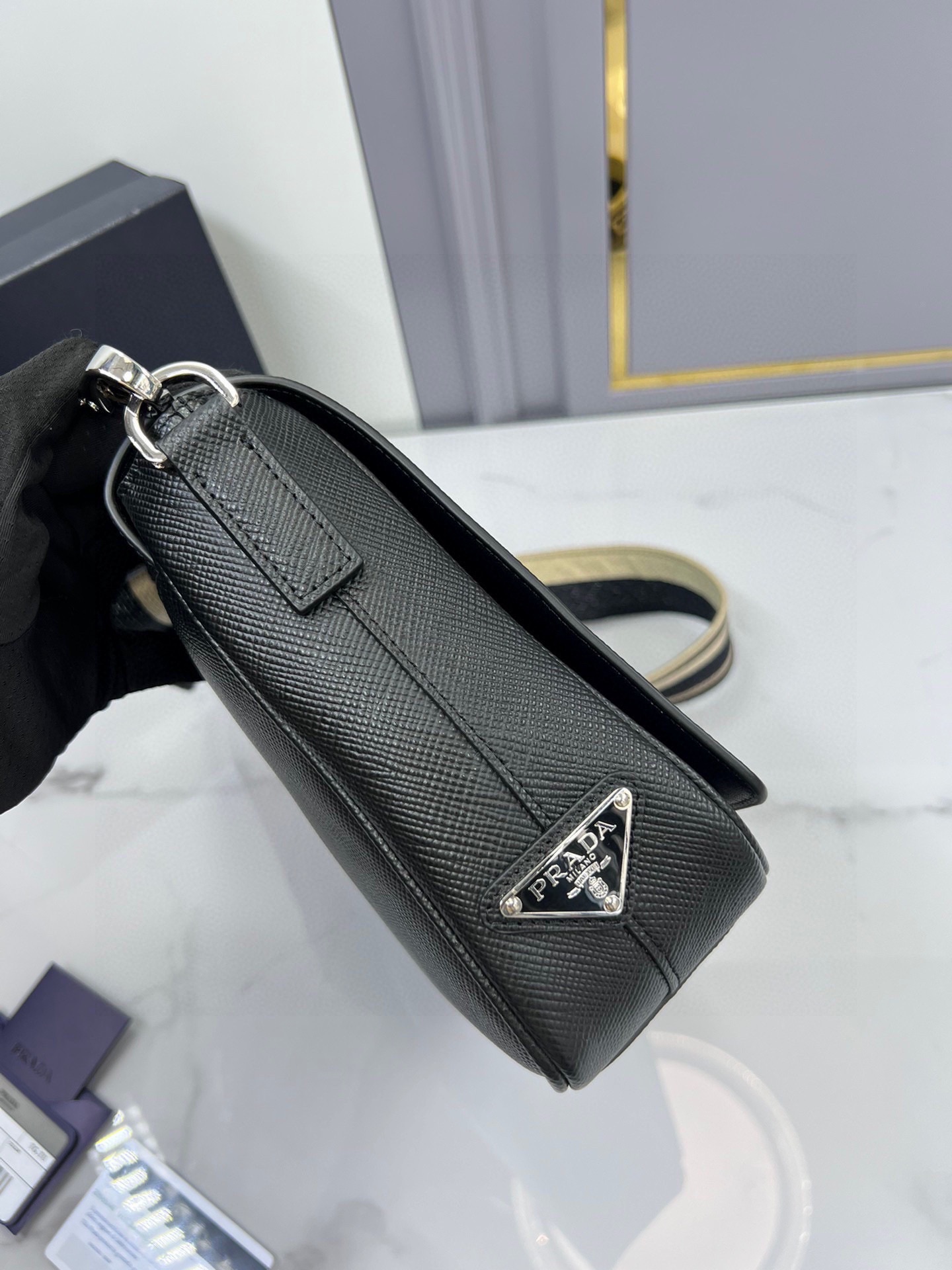 [Top] PRADA Cowhide Messenger Bag 19*16*5.5cm/26*18*6.5cm - 2 Colour