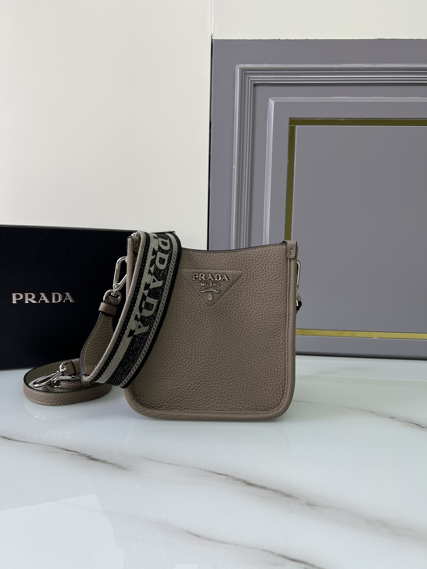 [Top] PRADA Leather Mini Shoulder Bag 19x20x6cm - 5 Colour