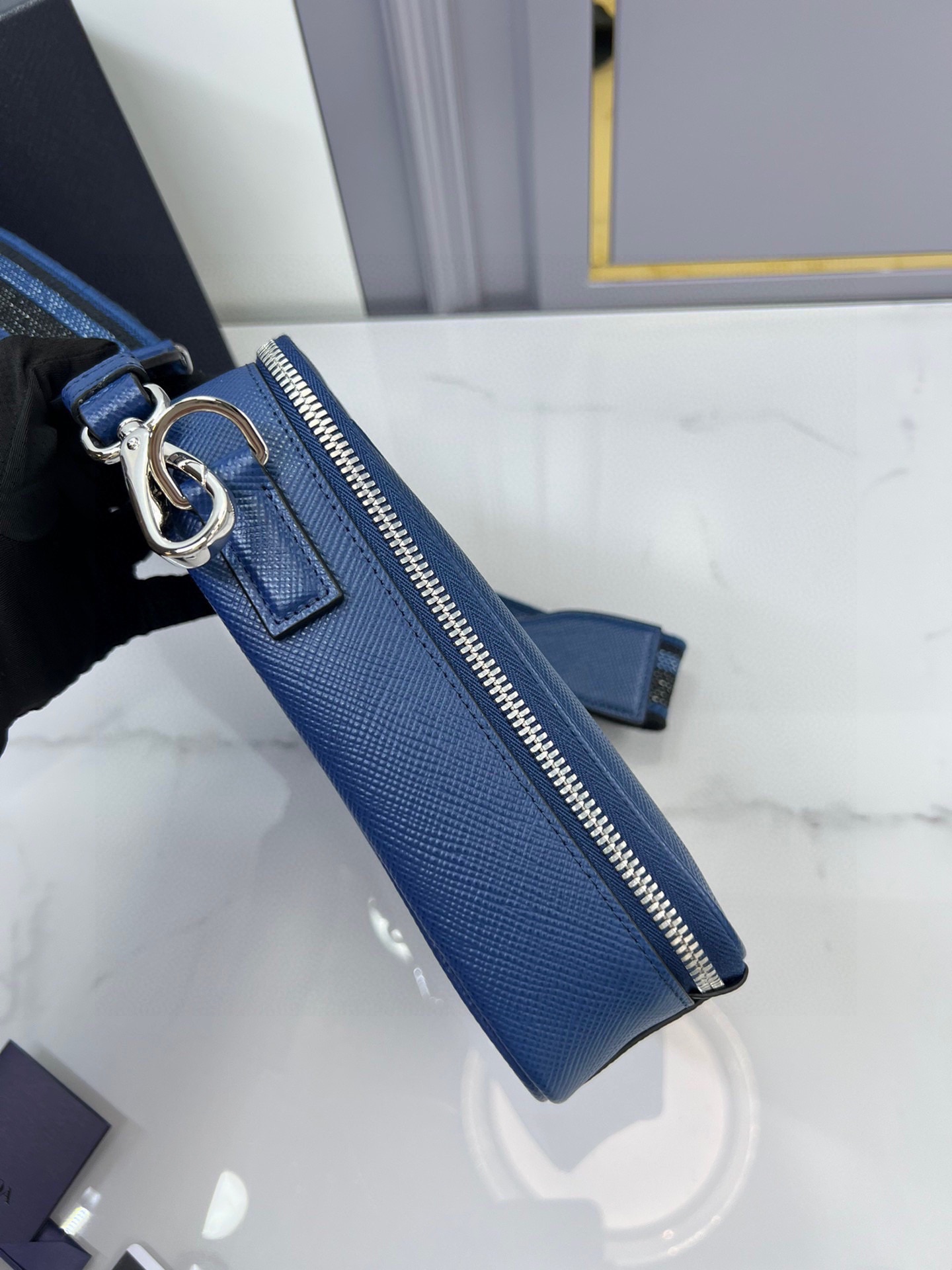 [Top] PRADA Cowhide Messenger Bag 19*16*5.5cm/26*18*6.5cm - 2 Colour