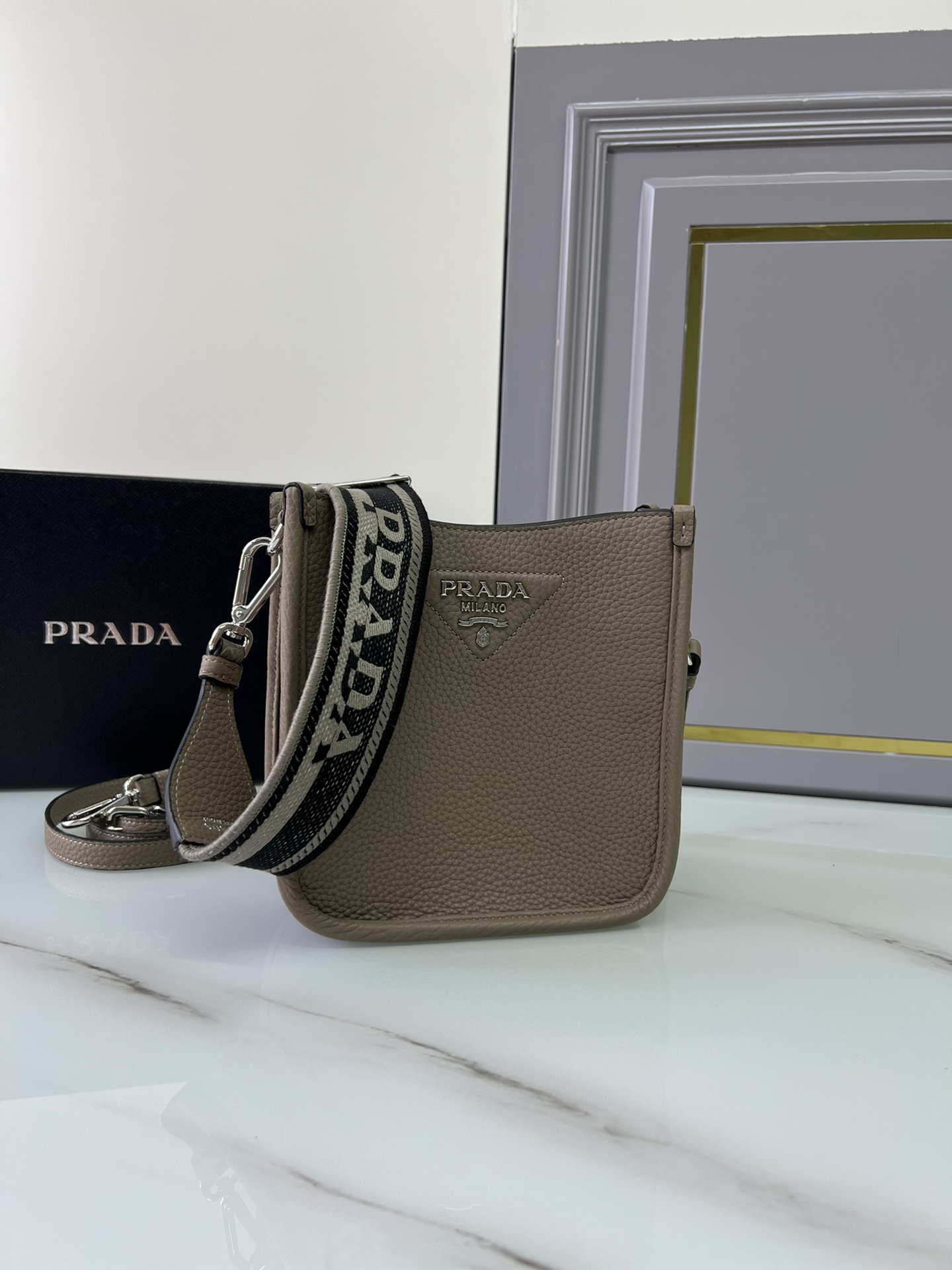 [Top] PRADA Leather Mini Shoulder Bag 19x20x6cm - 5 Colour