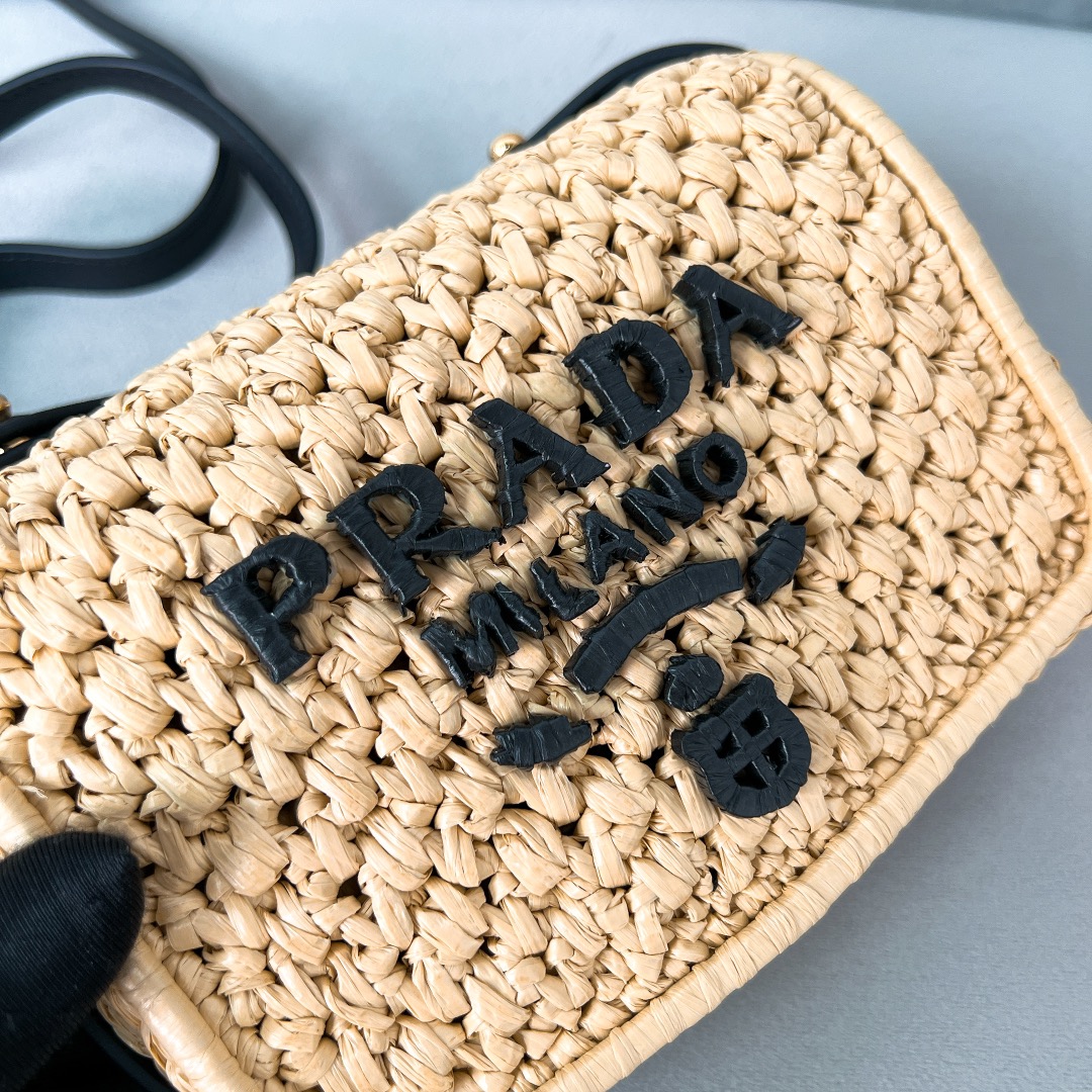 [TOP] PRADA Woven Chain Bag 18*12*6cm - 2 Colour