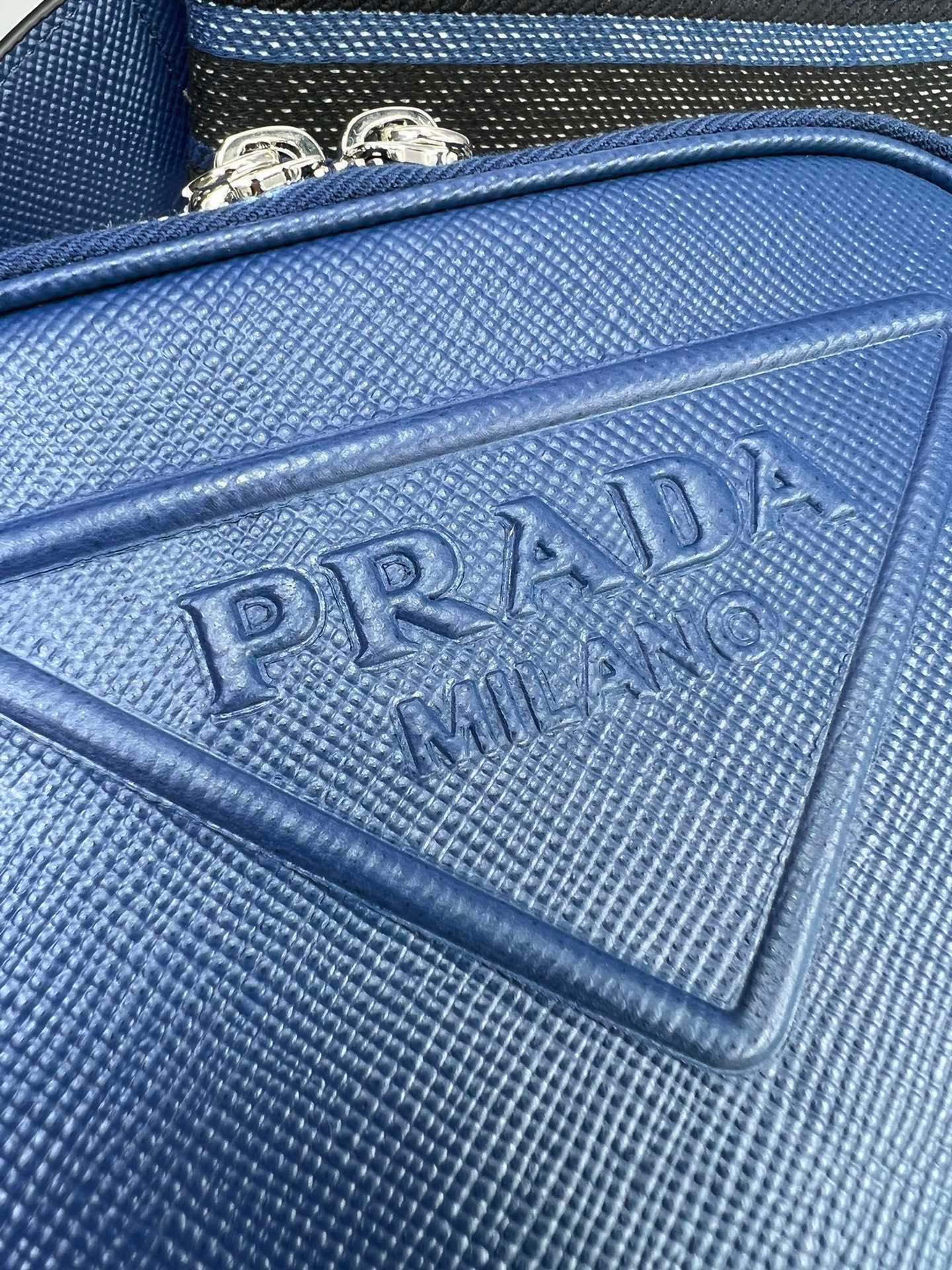 [Top] PRADA Cowhide Messenger Bag 19*16*5.5cm/26*18*6.5cm - 2 Colour